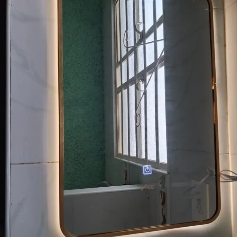 Espejos tactil con 3 pasos de luces borde dorados