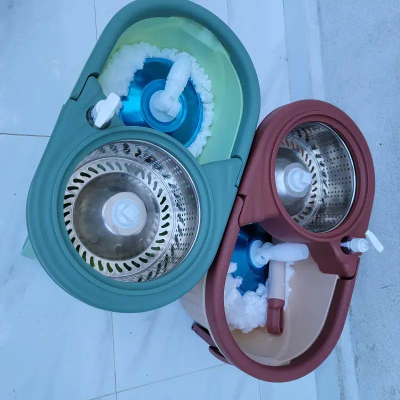 Fregonas con su mapo de respuesto