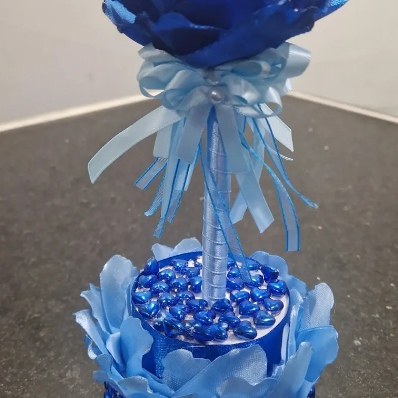 Bolígrafo “Trazo de Encanto” – Claveles Azules en Estructura Floral