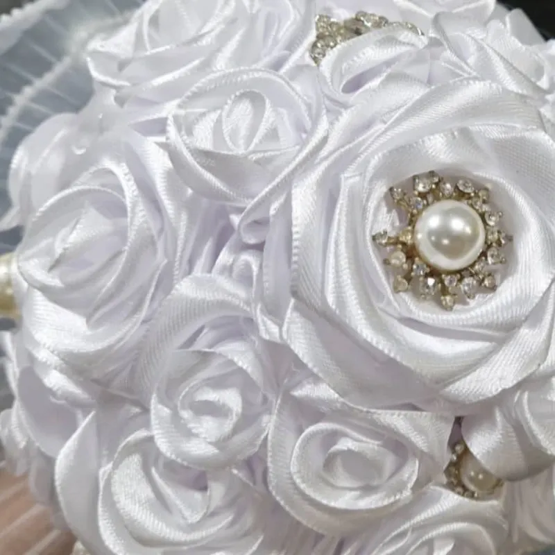 Bouquet Nupcial Perla & Plata – 28 Rosas Blancas