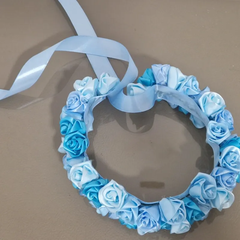 Corona “Azul de Honor” – 51 Rosas en Tonos Celestes