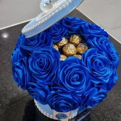 Edición Azul Premium: Rosas & Bombones