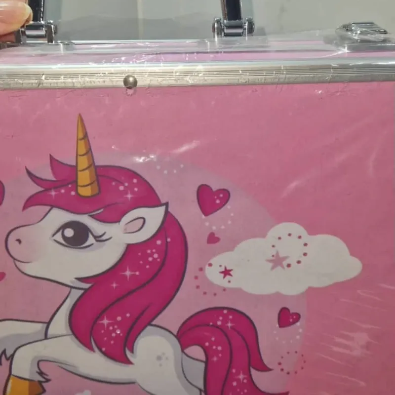 Maleta metálica rosa con unicornio – edición fantasía