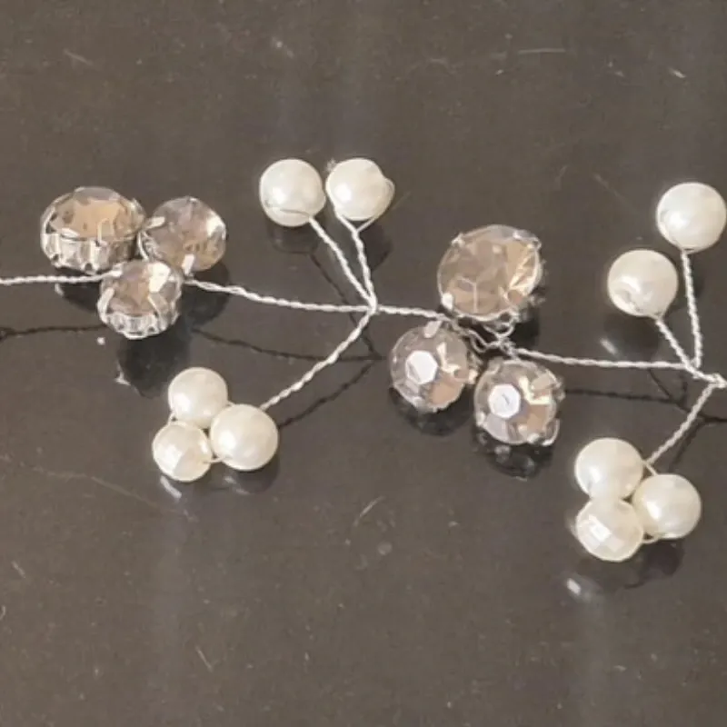 Tocado “Luz Entrelazada” – Trenzado con Piedras y Cristales