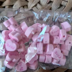 Corazón rosado con love