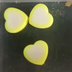 Corazones amarillo limón