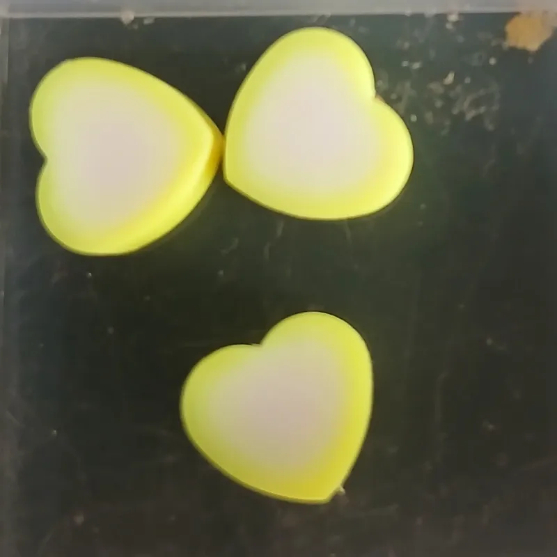 Corazones amarillo limón