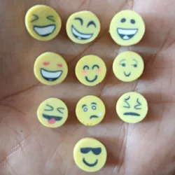 Emojis con carita fondo amarillo