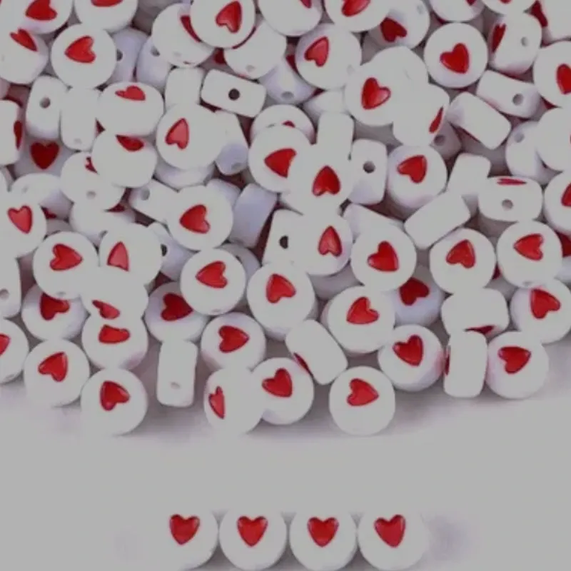Paquete de cuencas de corazones rojas