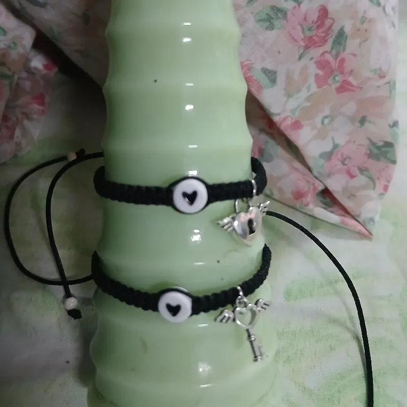 Tejidas con juego de llave-candado,  cuencas , perlas