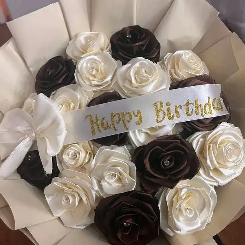 Ramo de 12 rosas eternas 