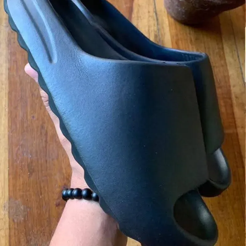 Chancletas yeezy 