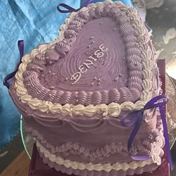 Pastel alto forma de corazón
