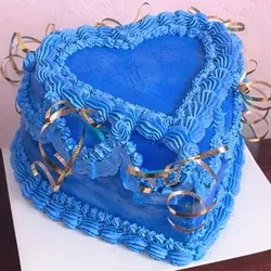 Pasteles altos en forma de corazón 