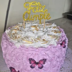 Panetela de merengue rellena de fanguito