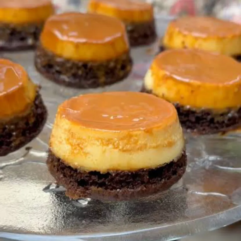 Mini chocoflan