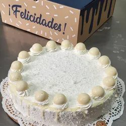 Tarta Raffaello con licor de coco