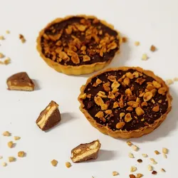 Mini tarta snicker