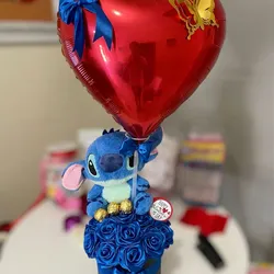 Cesta con stich y rosas 