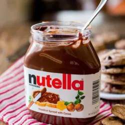 Cake de Nutella vestido de merengue. 
