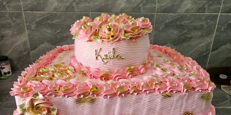 Cake de Bandeja Entera de Dos Pisos 