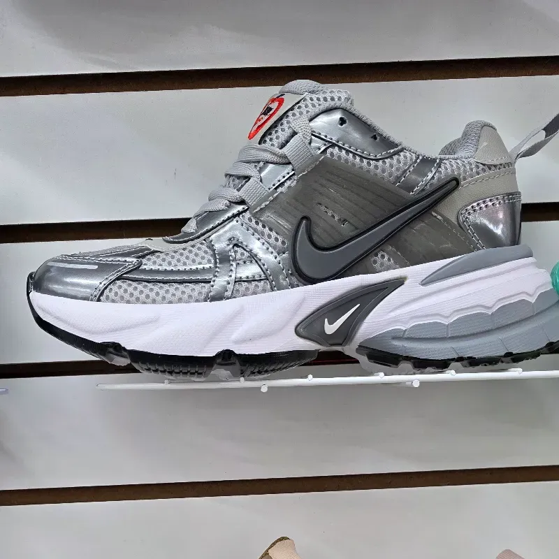 Zapatillas Nike Plateadas