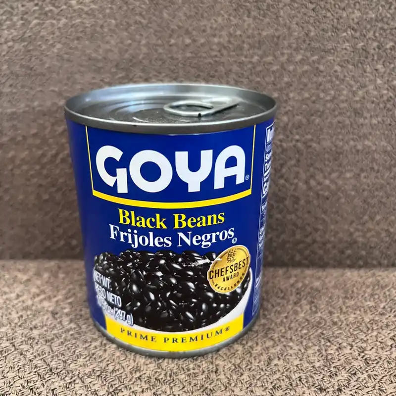 Frijoles negros enlatados 