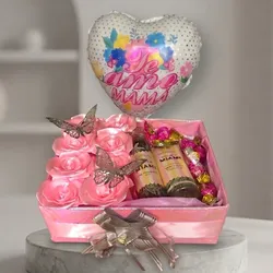 Caja personalizada con rosas globo y set de crema y perfume ✨🎁💗