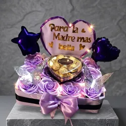 Caja personalizada con rosas luces y bombones ✨🎁💜