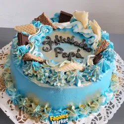 Cake con agregados de golosinas.