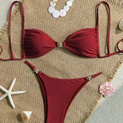 Bikini rojo vino