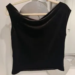 Blusa MNG Terciopelo Negro Talla S