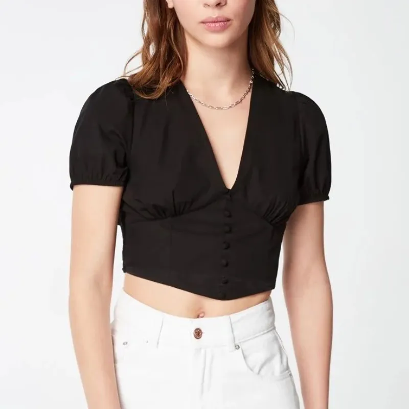 Blusa negra con botones