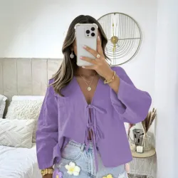 Camisa morada de mangas largas