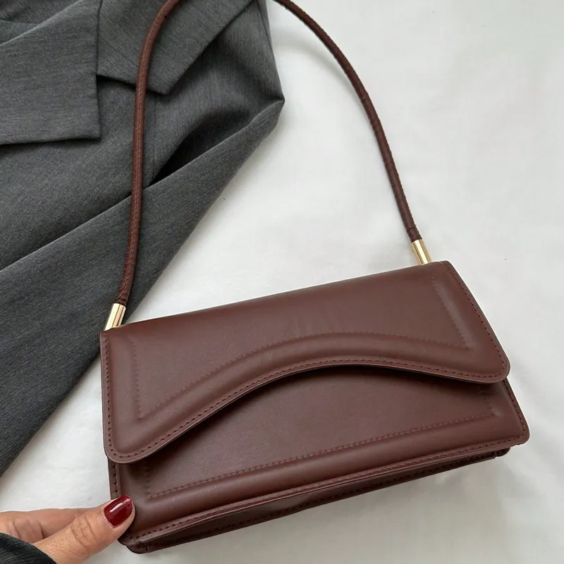 Cartera carmelita 