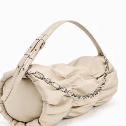 Cartera fruncida Zara