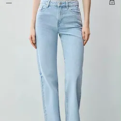 Pantalón de mezclilla Pull&Bear Talla-36