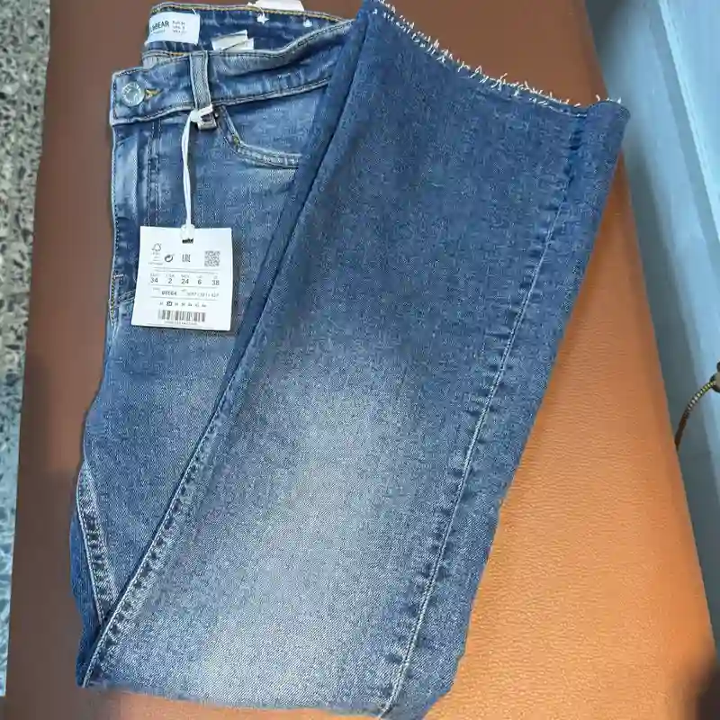 Pantalón de mezclilla PULL&BEAR 