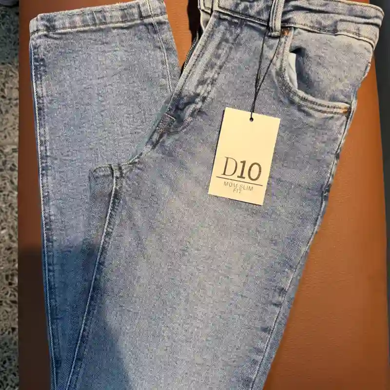 Pantalón de mezclilla Stradivarius 
