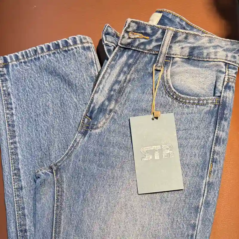 Pantalón de mezclilla Stradivarius 