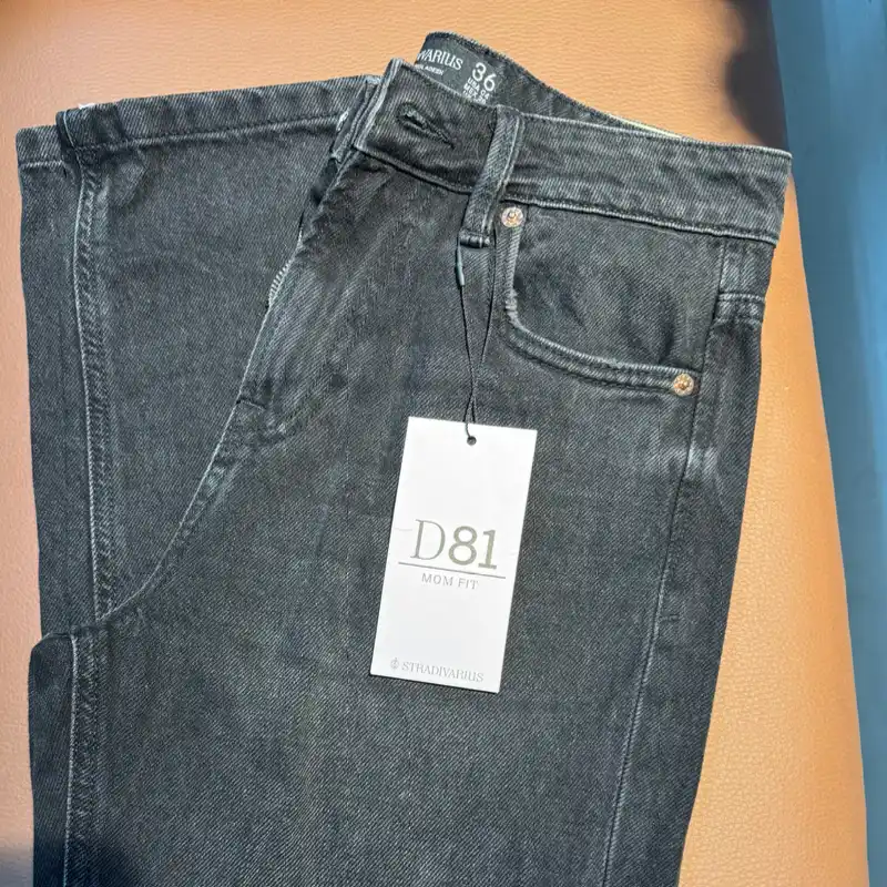 Pantalón de mezclilla Stradivarius 