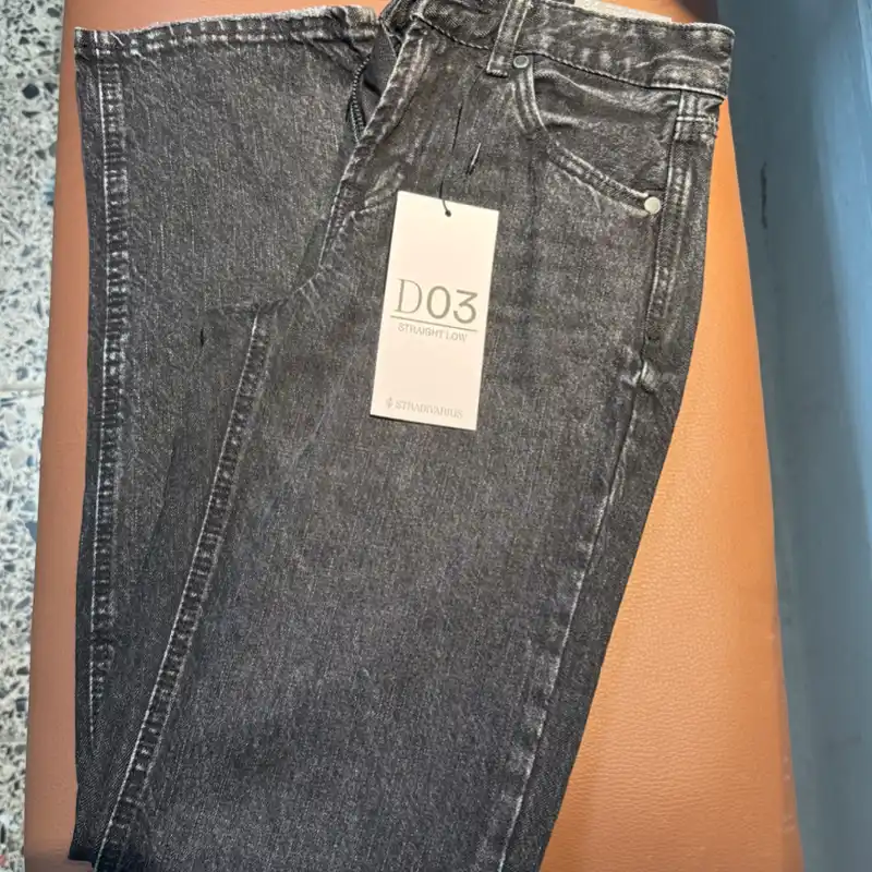 Pantalón de mezclilla Stradivarius 
