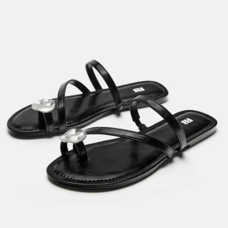 Sandalias Negras con adorno en plateado Pull&Bear #37