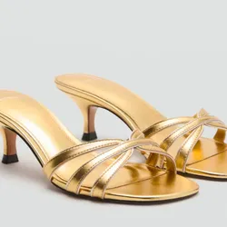 Tacones bajitos Dorados MNG #36