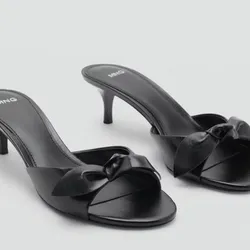 Tacones Negros con Lazo MNG #37