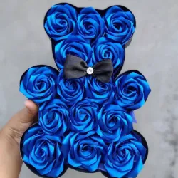 Caja en forma de oso con rosas eternas 