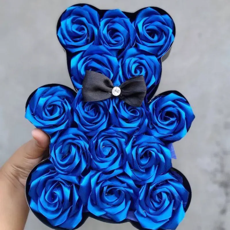 Caja en forma de oso con rosas eternas 