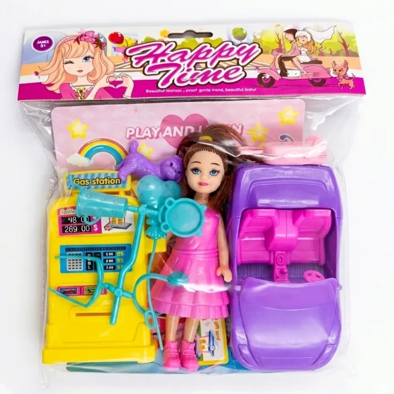 Muñeca con auto y accesorios