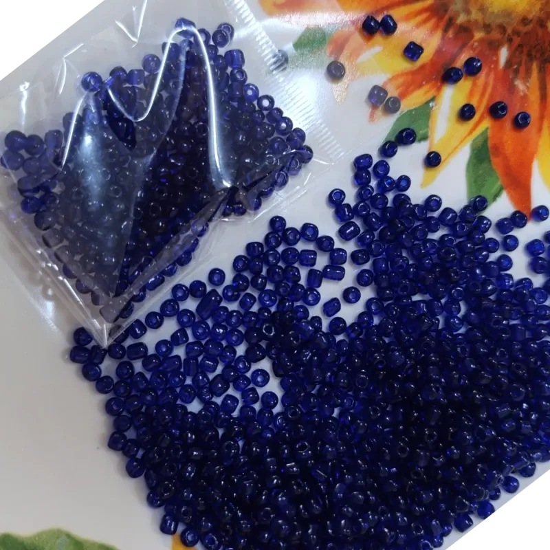Chaquirón azul oscuro transparente de 4 mm✨