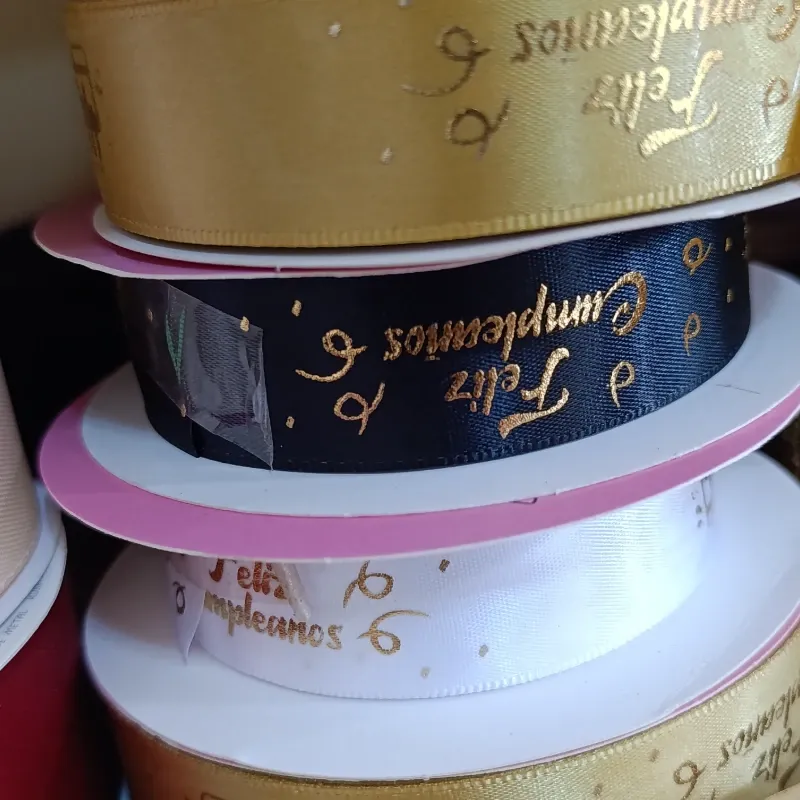 Cintas de 2 cm con letras doradas